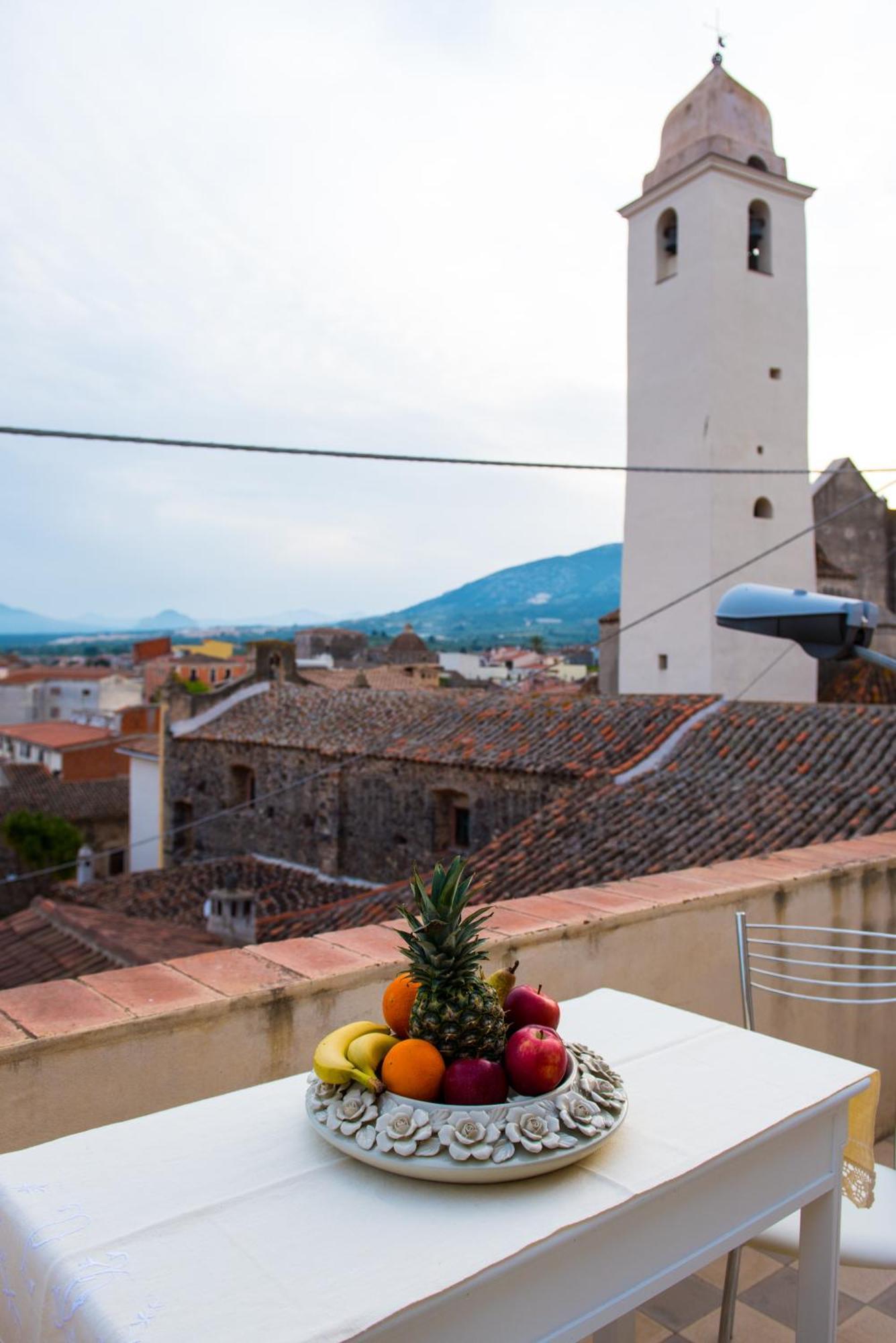 Vila Annamar Orosei Exteriér fotografie